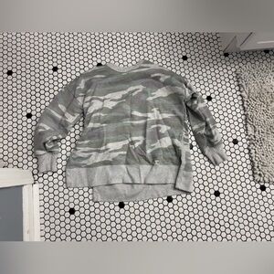 Aerie Camo Crewneck Sweatshirt pullover size small